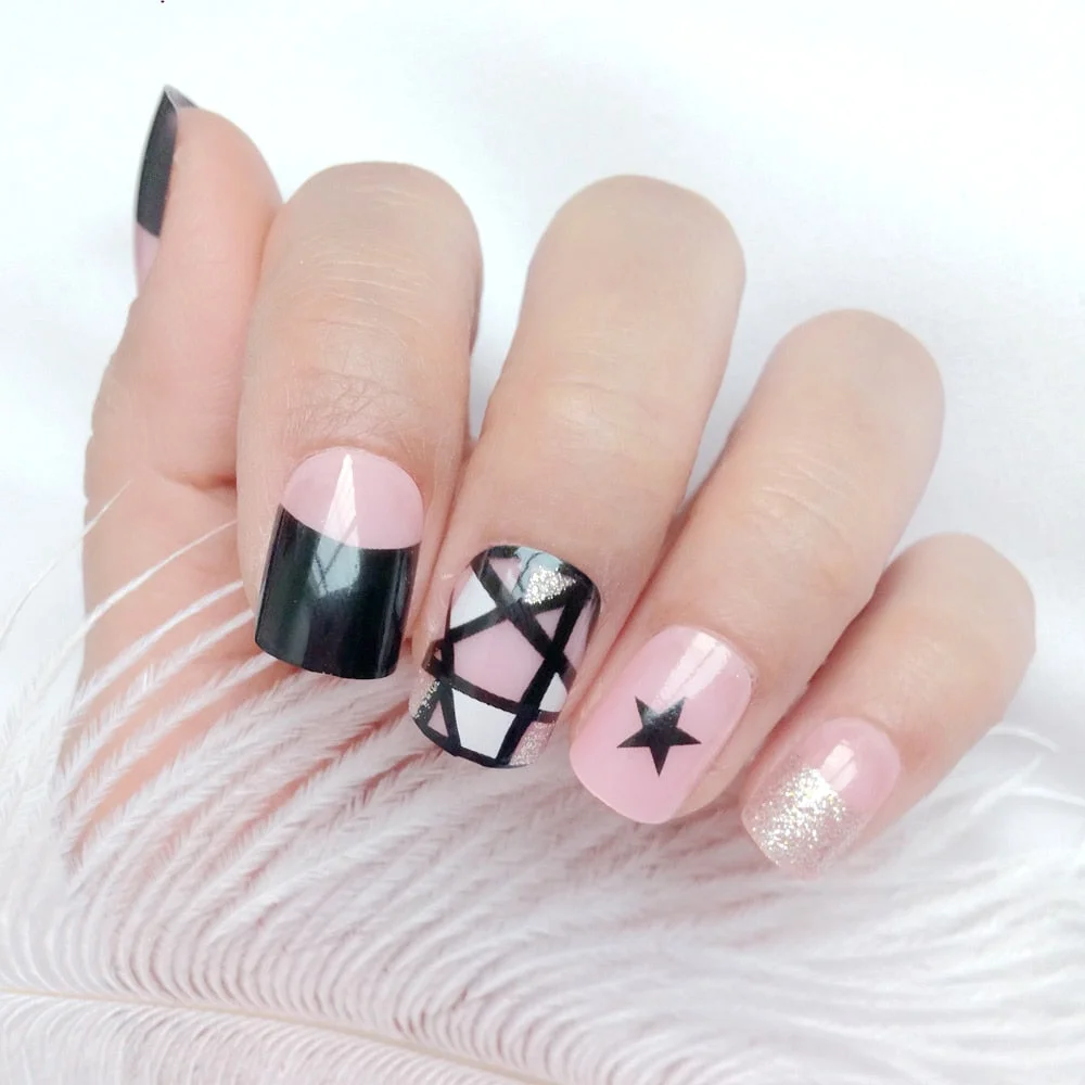 24Pcs Artificial Short Fake Nails 3D Holographic Sequins False Nails With Design DIY Full Cover Finger Tips Manicure Tools-Nail Inspo