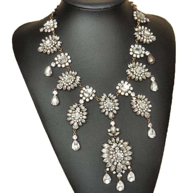 Dvacaman Summer Sex Body Jewelry Chain Handmade Multicolor Statement Necklace Jewelry Women Crystal Flower Pendant Necklace 8639