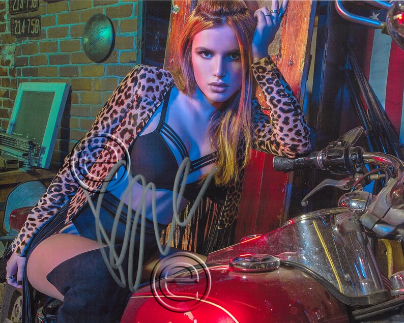 Bella Thorne Autographed Signed Photo Poster painting 8 x 10 print Photo Poster painting picture poster wall art autograph