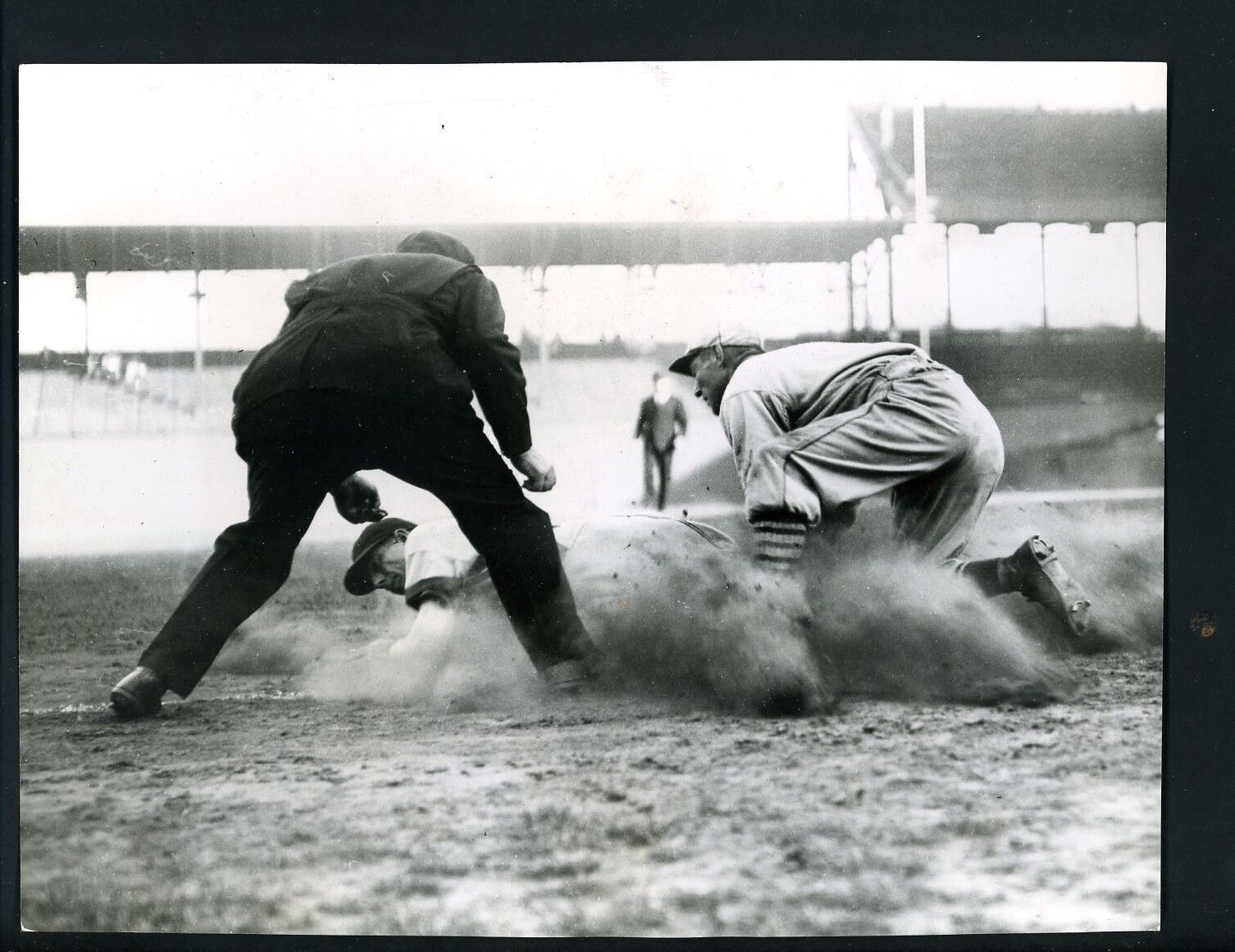 Charlie Gelbert & Johnny Cooney George Barr 1935 Press Photo Poster painting Cardinals Dodgers