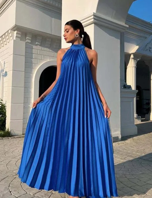 A-Line Sleeveless Pleated Solid Color Halter-Neck Maxi Dresses