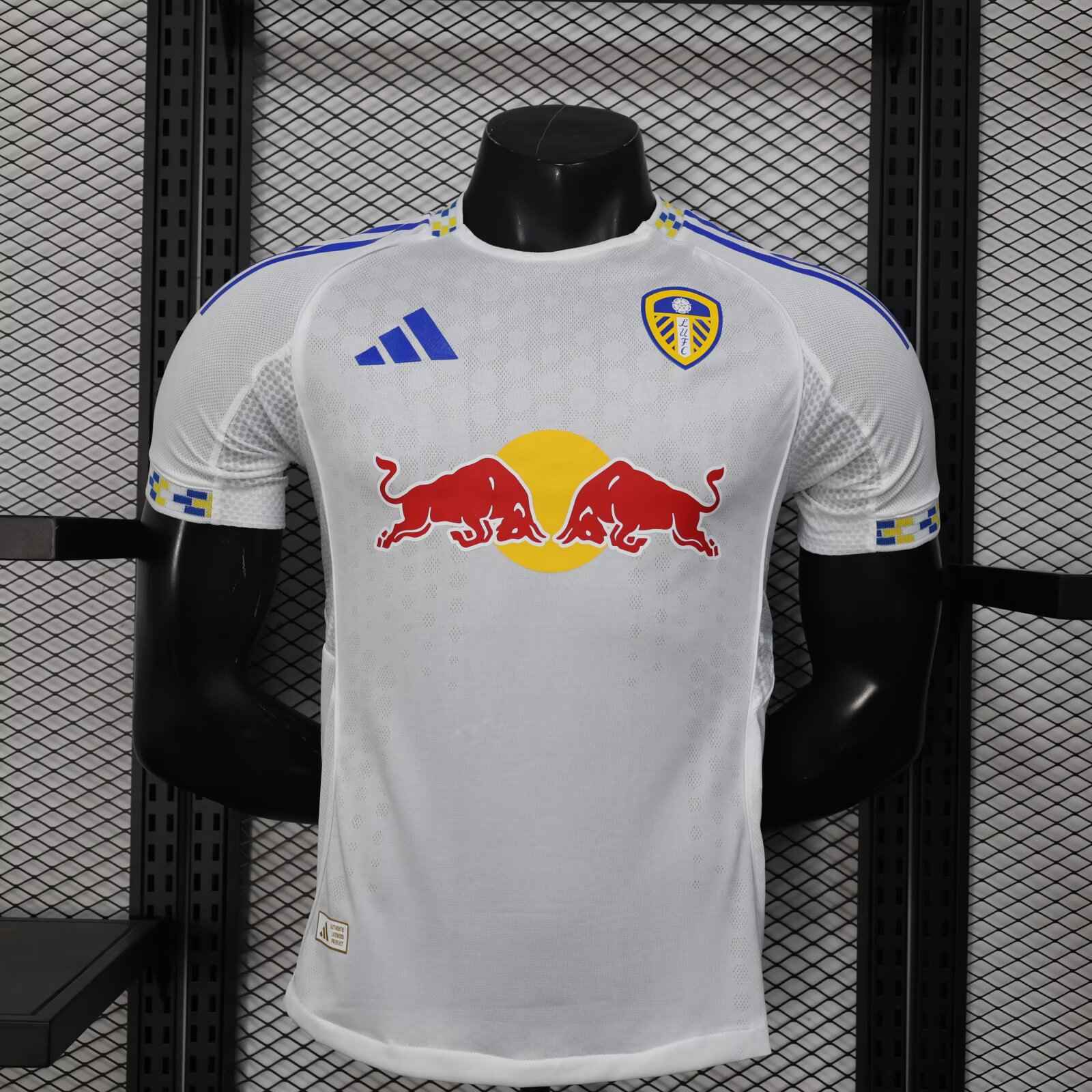 2025/2026 Player Version Leeds United Home Football Shirt 1:1 Thai Quality（The player version jersey is a bit tight, please pay attention to the size selection）