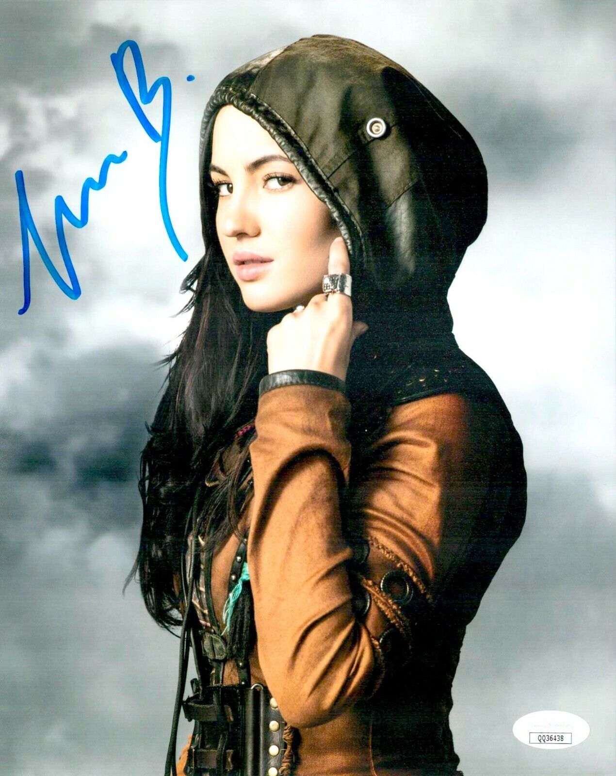 IVANA BAQUERO Signed SHANNARA CHRONICLES 8x10 Photo Poster painting Autograph JSA COA Cert