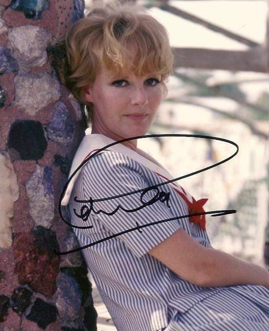 Petula Clark SINGER ACTRESS COMPOSER autograph, In-Person signed Photo Poster painting