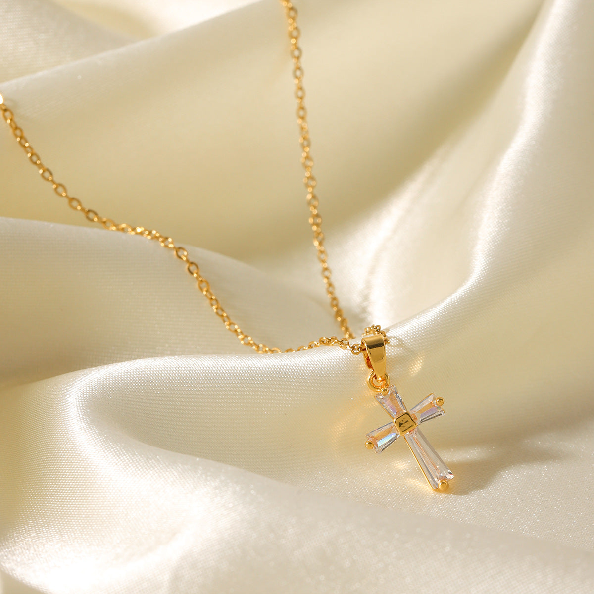 18K Gold Stainless Steel Cross Inlaid Zircon Pendant Necklace Female Ins Titanium Steel Necklace