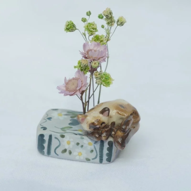 Handmade Animal Dried Flower Miniature Book Sculptures