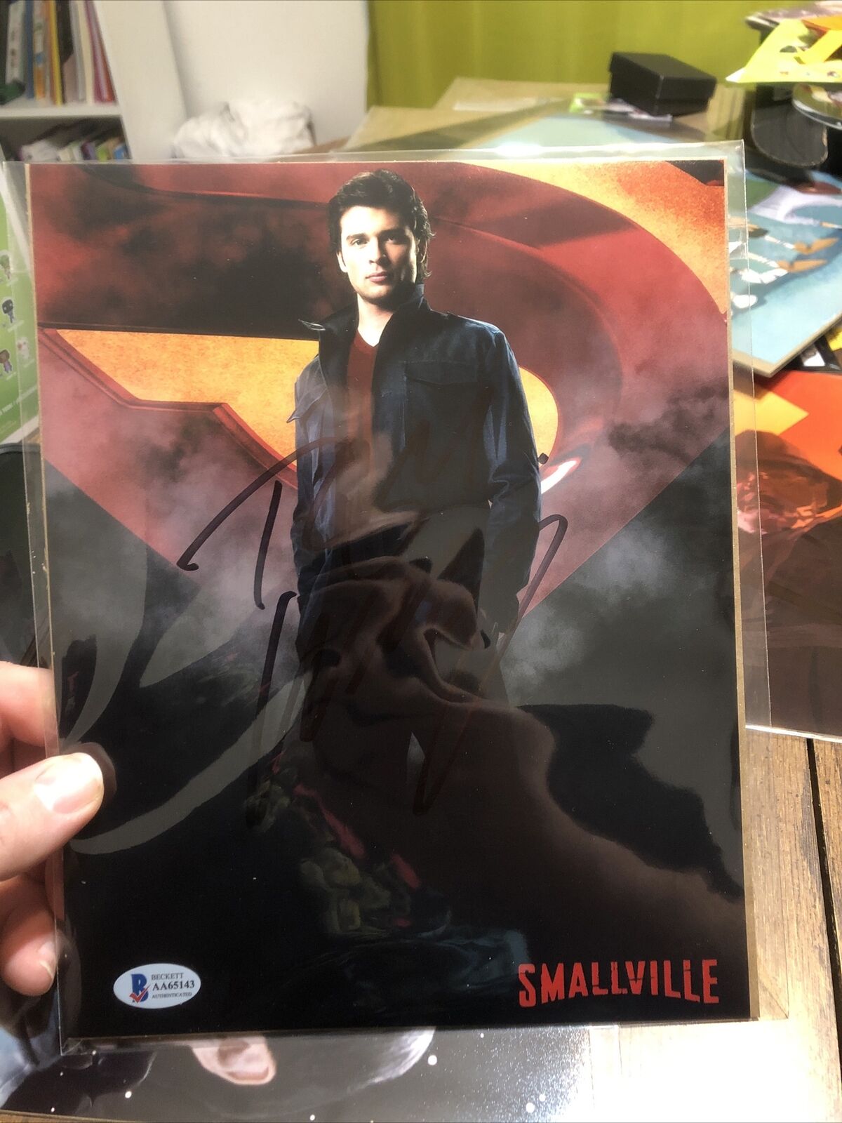 TOM WELLING Signed SMALLVILLE Clark Kent