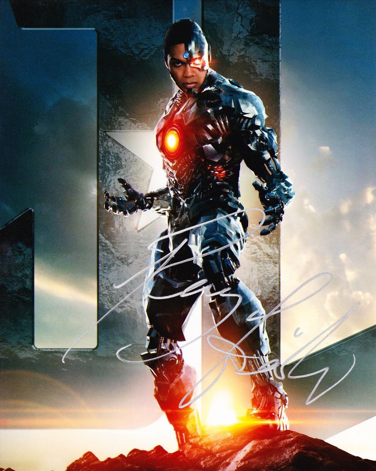 Ray Fisher Authentic Hand-Signed JUSTICE LEAGUE Cyborg 10x8 Photo Poster painting AFTAL (7270)