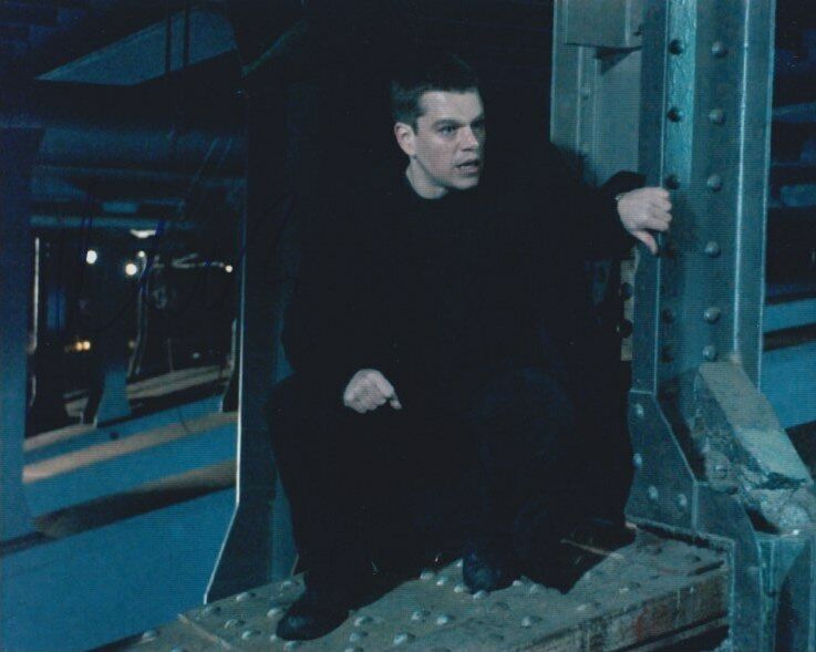 Matt Damon (The Bourne Identity) signed 8x10 Photo Poster painting