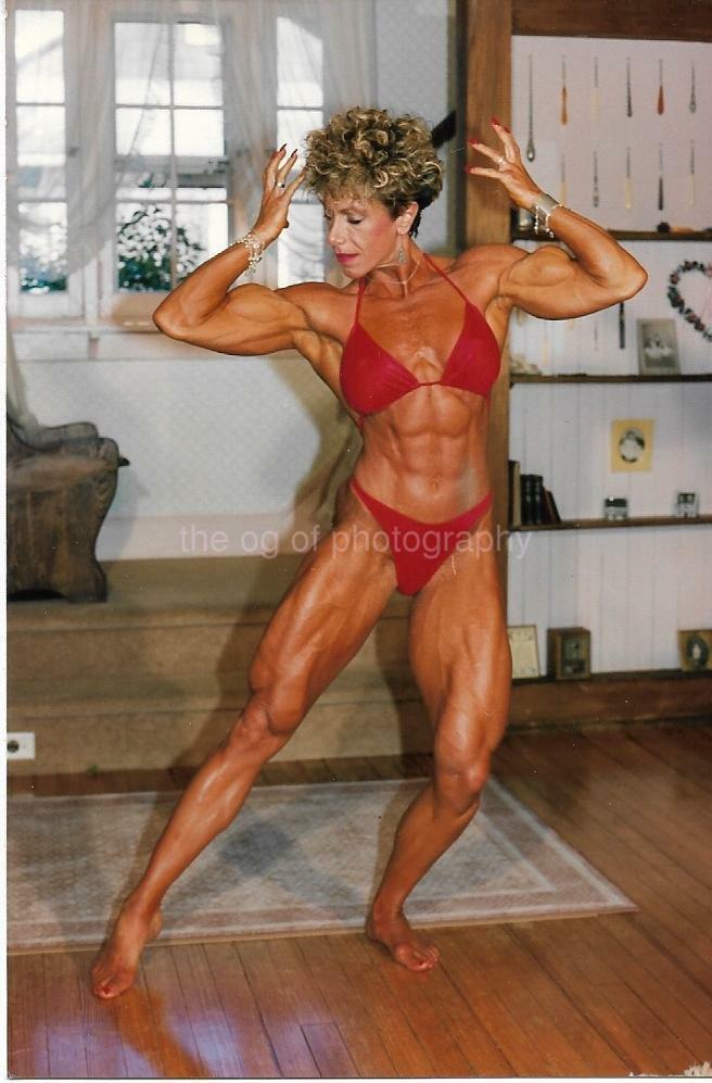 FEMALE BODYBUILDER 80's 90's FOUND Photo Poster painting Color MUSCLE WOMAN Original EN 19 2 V