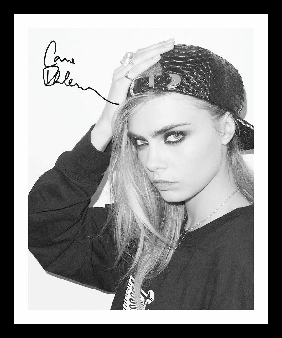 Cara Delevingne Autograph Signed & Framed Photo Poster painting 2