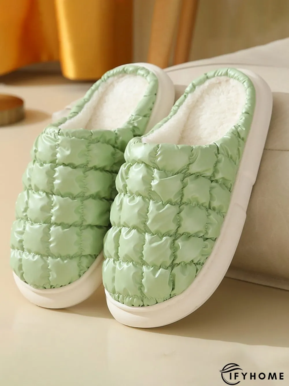 Thermal Lined Quilted Bedroom Slippers | IFYHOME