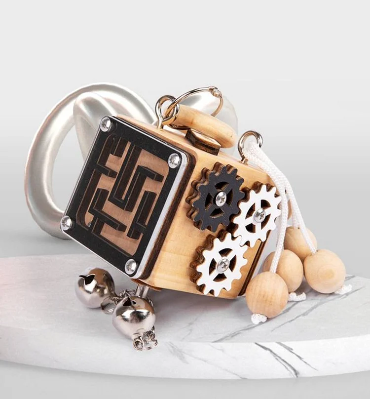 Busy Sensorial Cube-Mayoulove