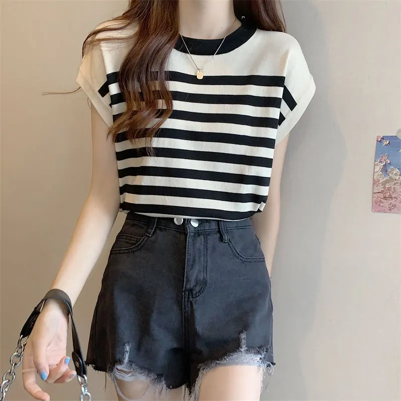 Uveng Uveng Retro Sleeveless T-Shirt With Stylish Design Style Summer