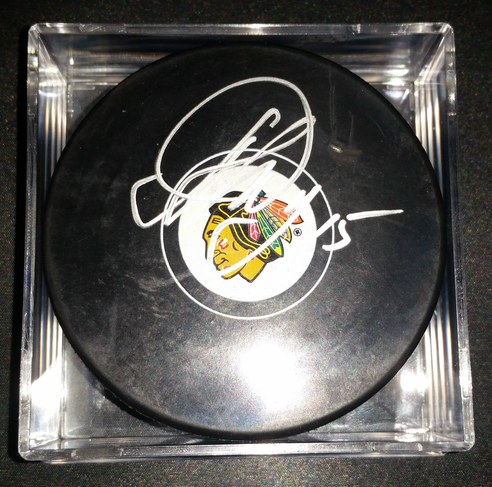 ARTEM ANISIMOV 'CHICAGO BLACKHAWKS' SIGNED SOUVENIR PUCK *COA 1