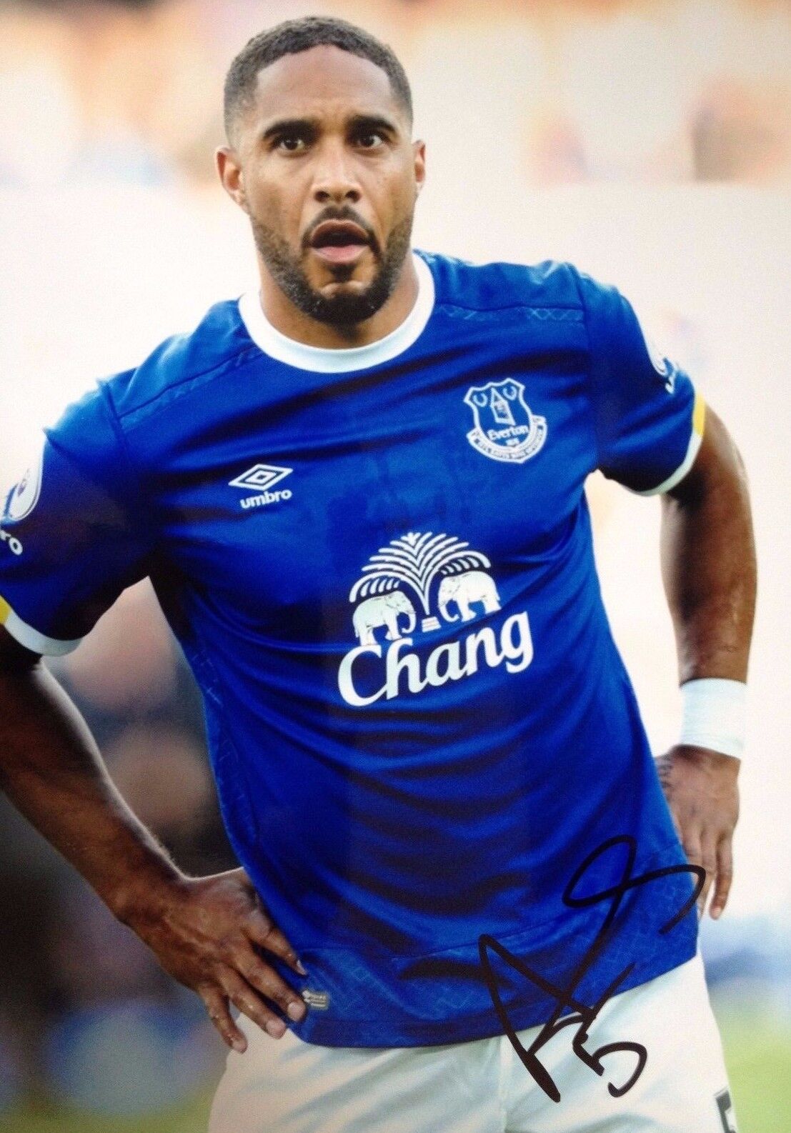 ASHLEY WILLIAMS - EVERTON FOOTBALLER - STUNNING SIGNED COLOUR Photo Poster painting