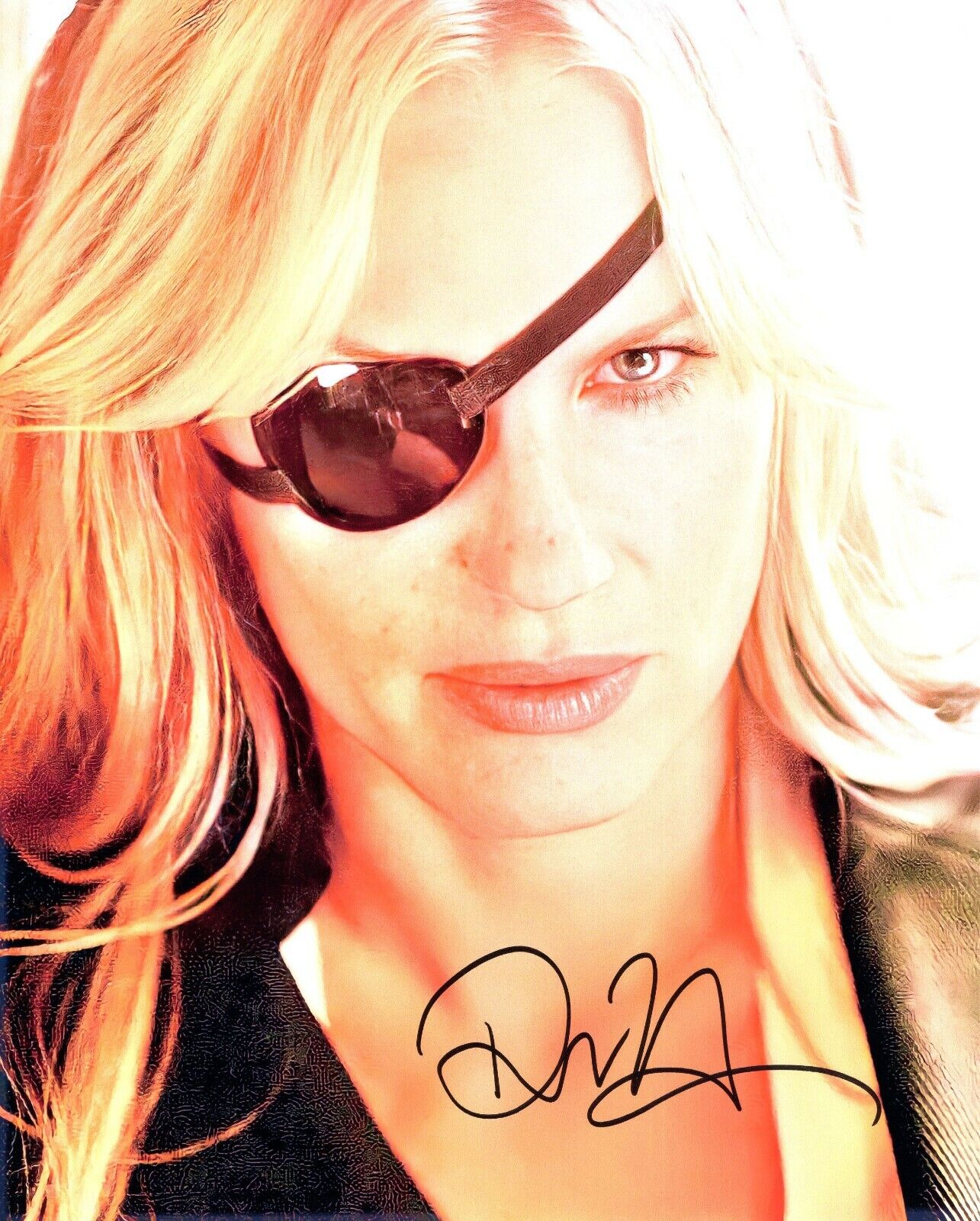 Signed Photo Poster painting of Daryl Hannah 10x8