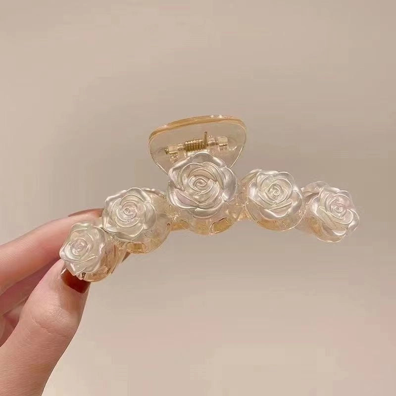 Women’s Japanese Style Minimalist Classic Style Flower Butterfly Plastic Hair Claws