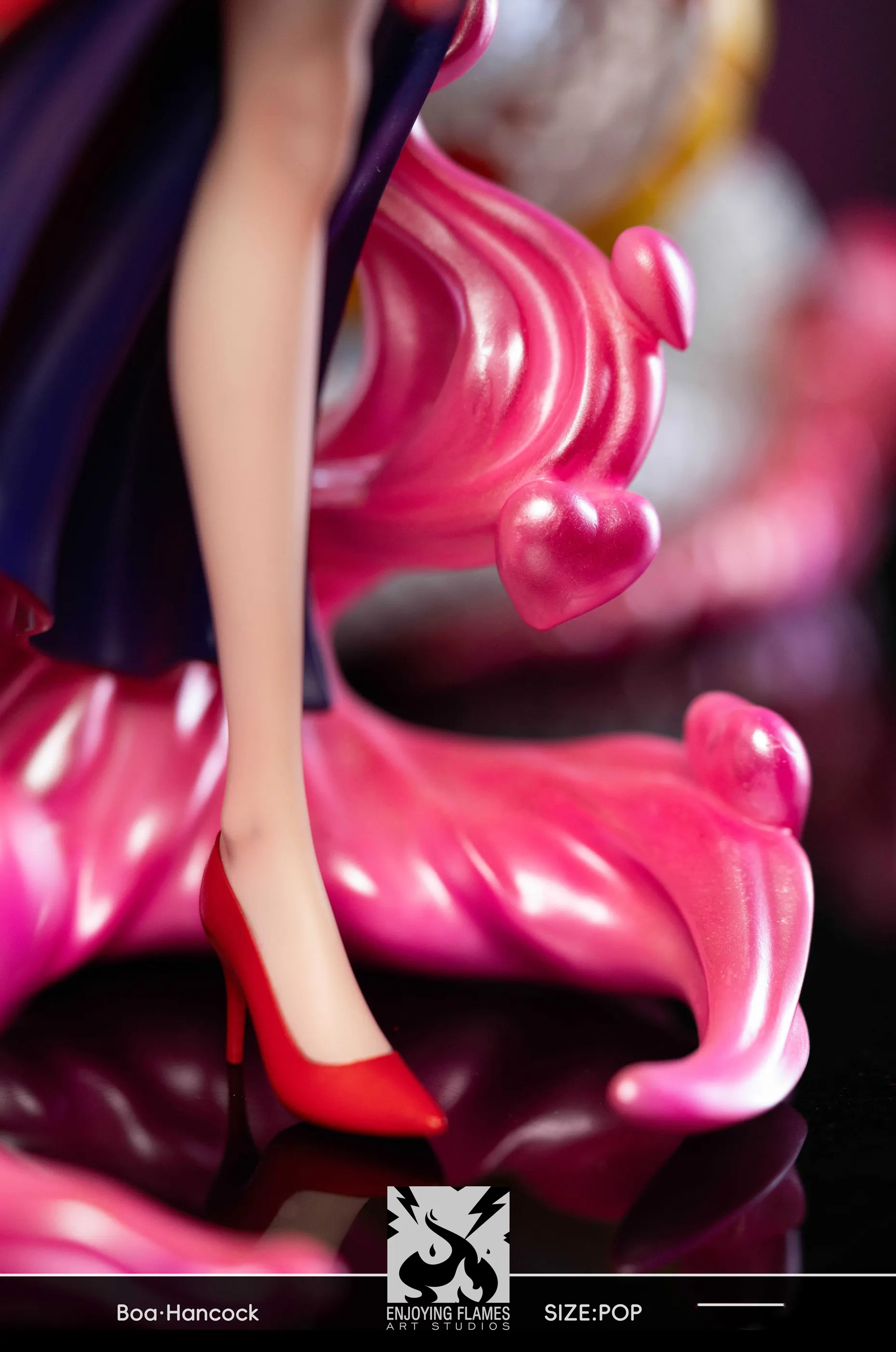 POP Scale Boa Hancock - ONE PIECE Resin Statue - Enjoying Flames