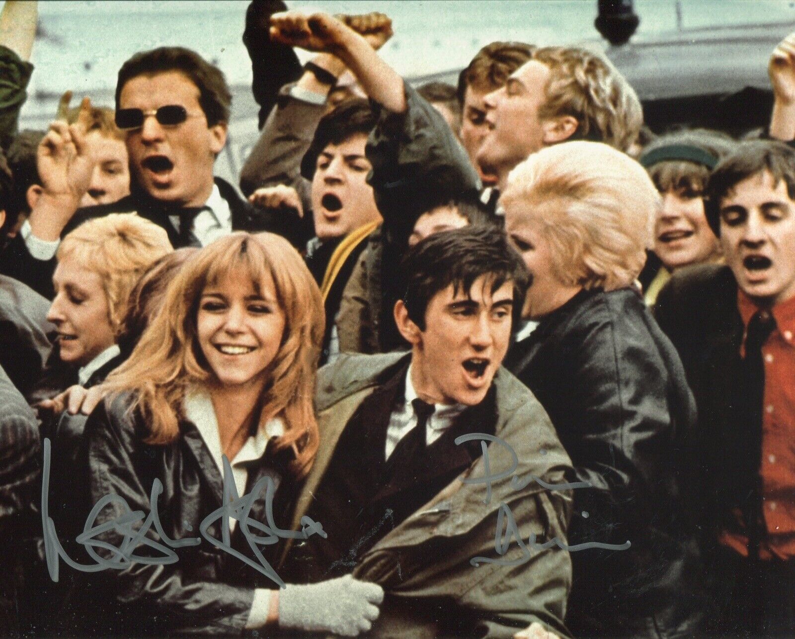 Phil Daniels and Leslie Ash signed QUADROPHENIA movie scene 8x10 Photo Poster painting