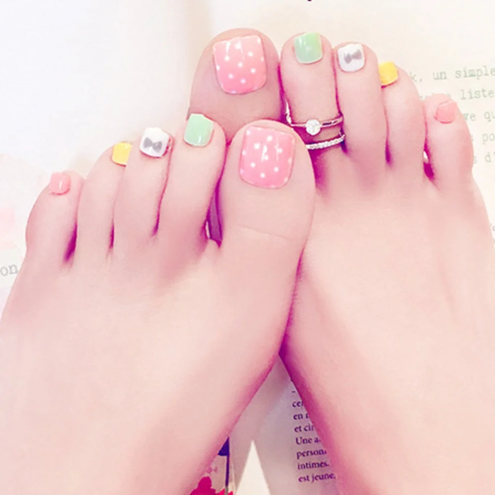 24Pcs Lady Artificial False Toenails Gradient Red Gold Foil Fake Toe Nails With Design DIY Foot Nail Art Tips Manicure Tools-Nail Inspo