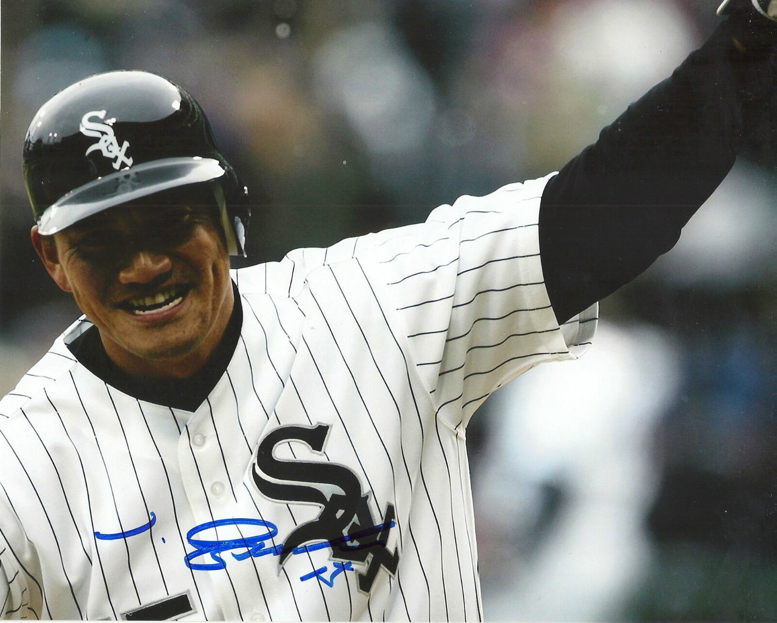 TADAHITO IGUCHI 'CHICAGO WHITE SOX' 2005 WS CHAMPS SIGNED 8X10 PICTURE *COA 3