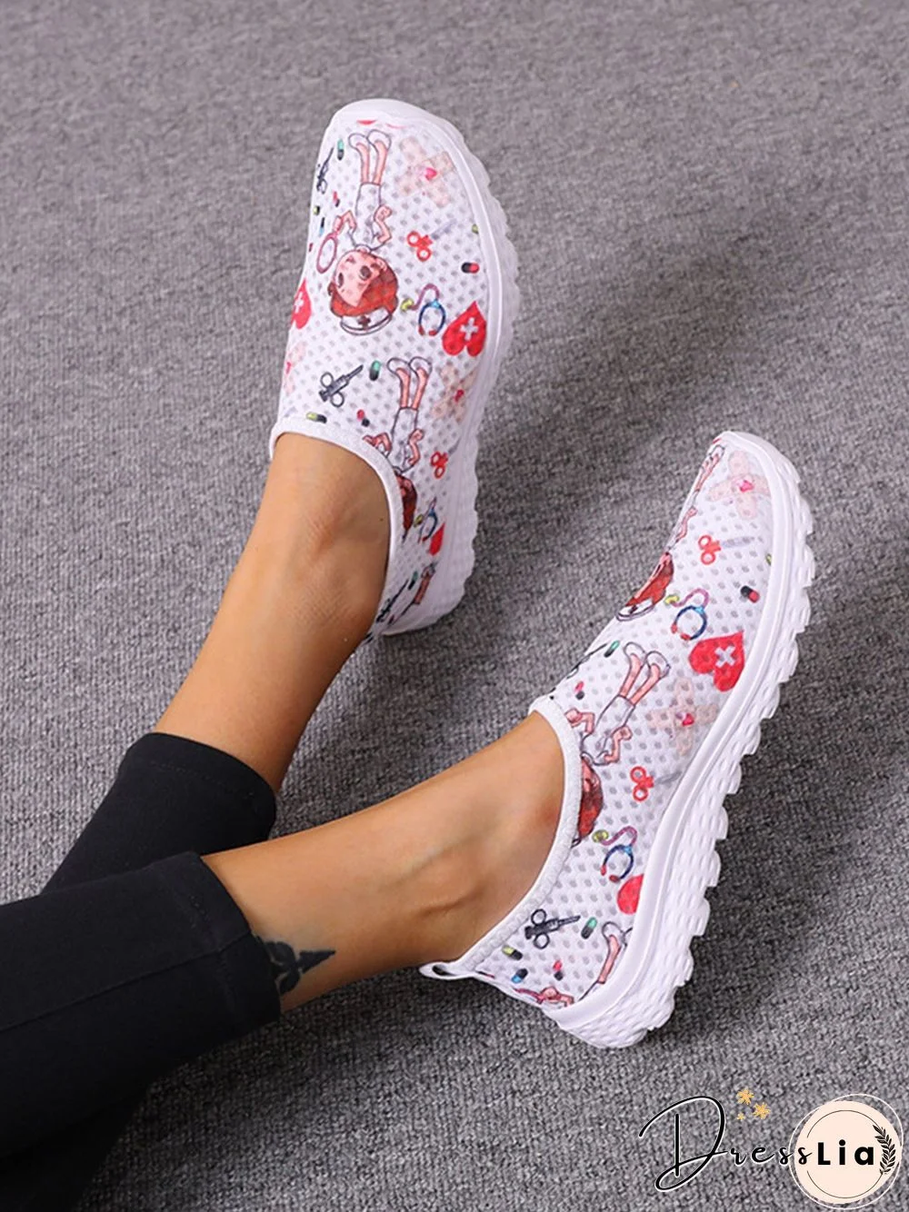 Nurse Fighting Epidemic Print Breathable Tulle Mesh Lightweight Sneakers