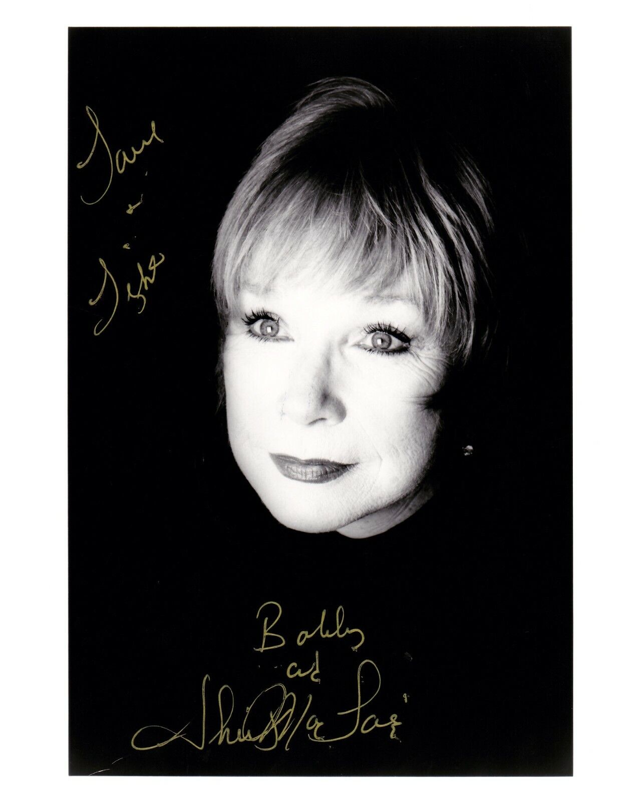 SHIRLEY MacLAINE hand-signed FANTASTIC 8x10 B/W CLOSEUP portrait w/ UACC RD COA