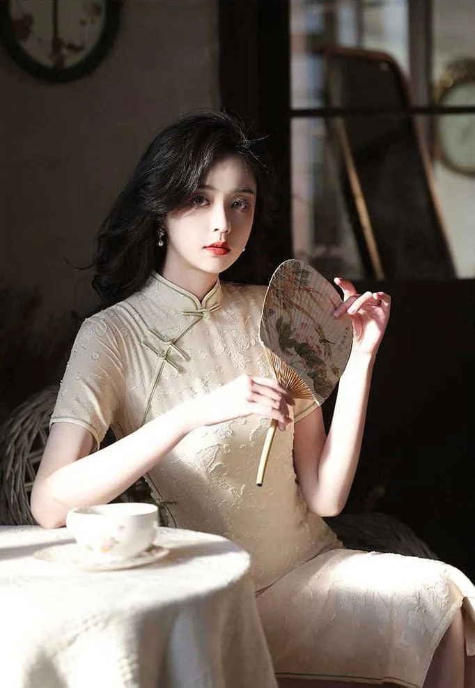 Spring and summer collection, chiffon midi Qipao