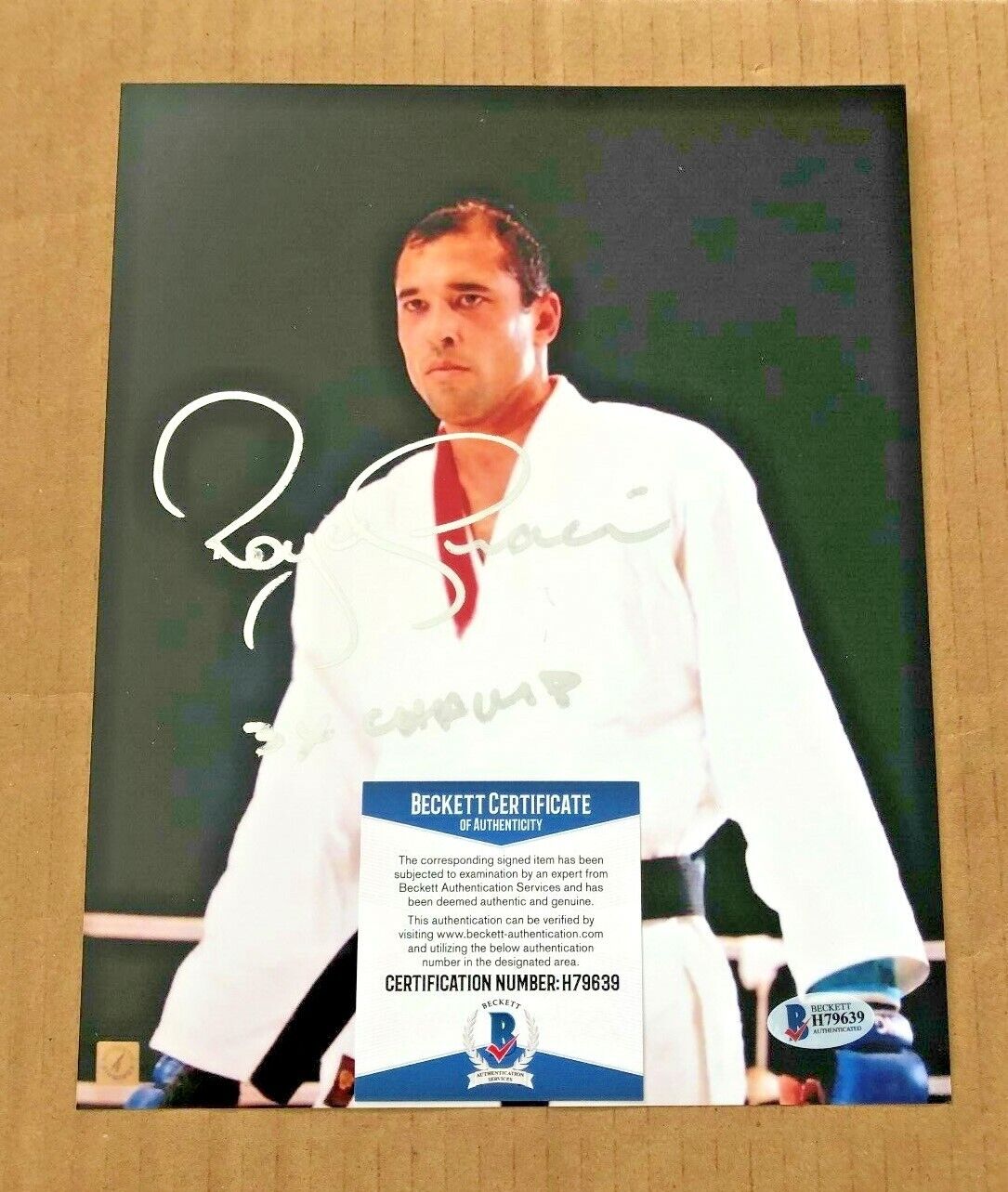 ROYCE GRACIE SIGNED 8X10 Photo Poster painting W/3X CHAMP BECKETT CERTIFIED