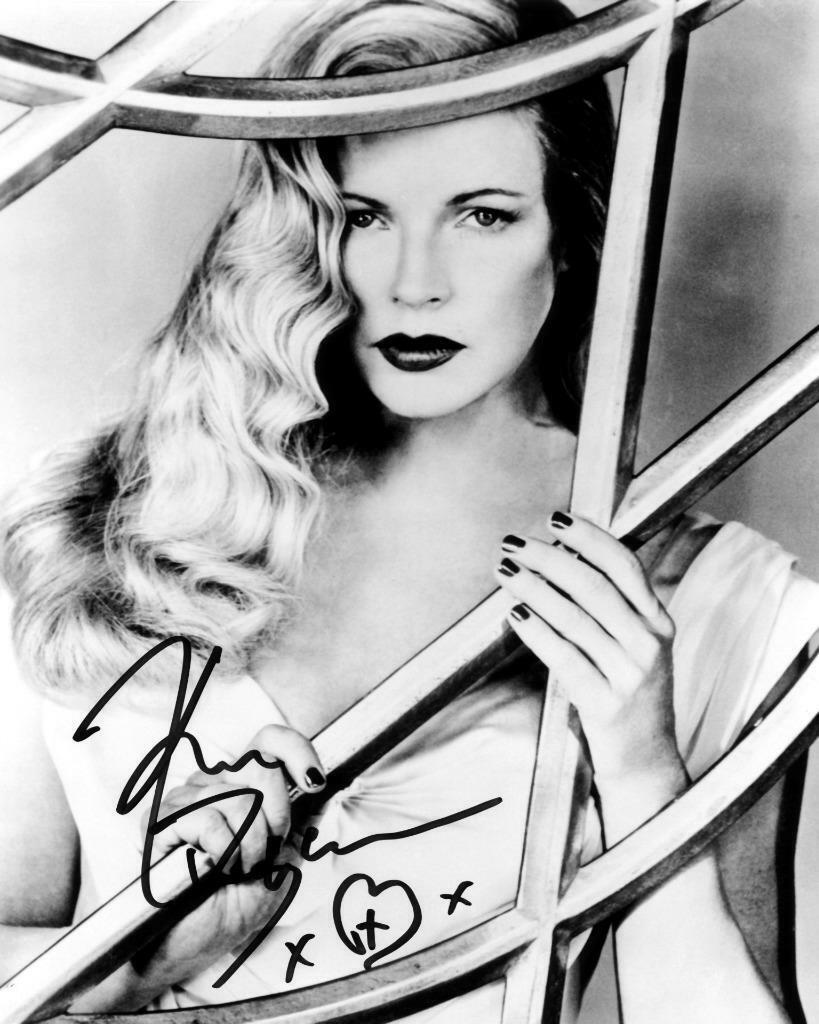 Kim Basinger SIGNED AUTOGRAPHED 10 X 8