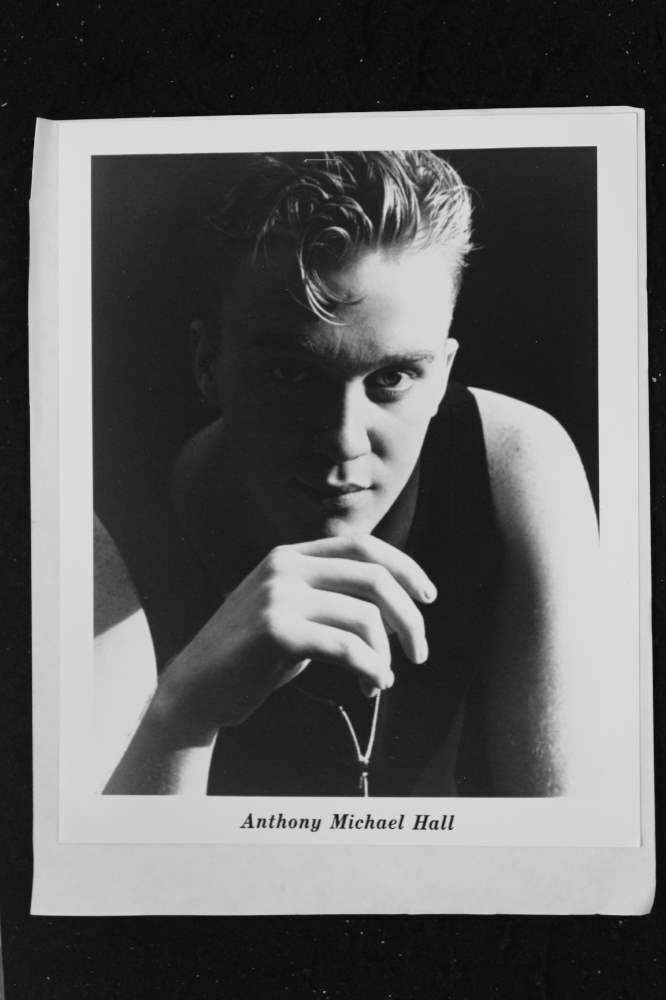 Anthony Michael Hall - 8x10 Headshot Photo Poster painting w/ Resume - Sixteen Candles