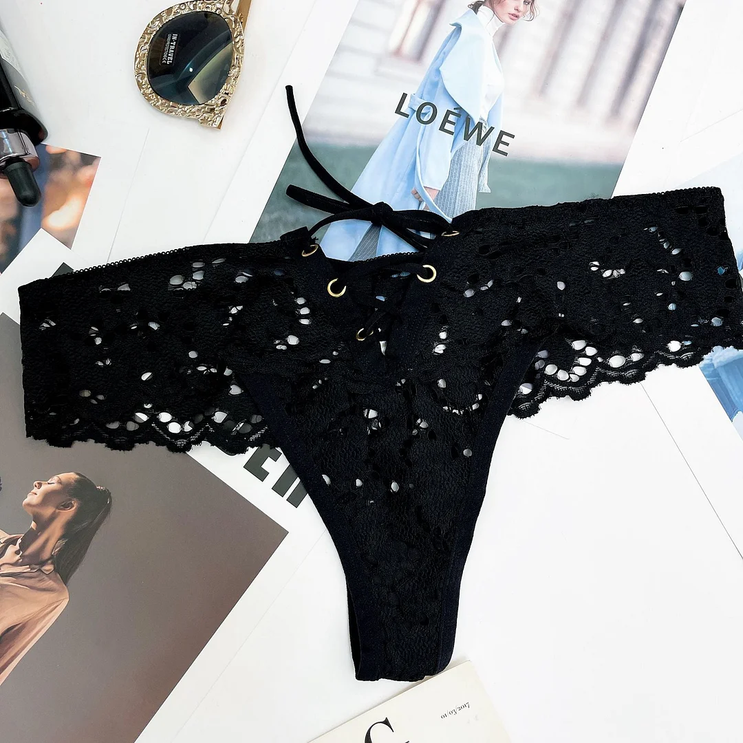 New Women Underwear Sexy Lace Panties Fashion Hollow Out Comfort Briefs Panty Med Waist Seamless Underpants Female Lingerie