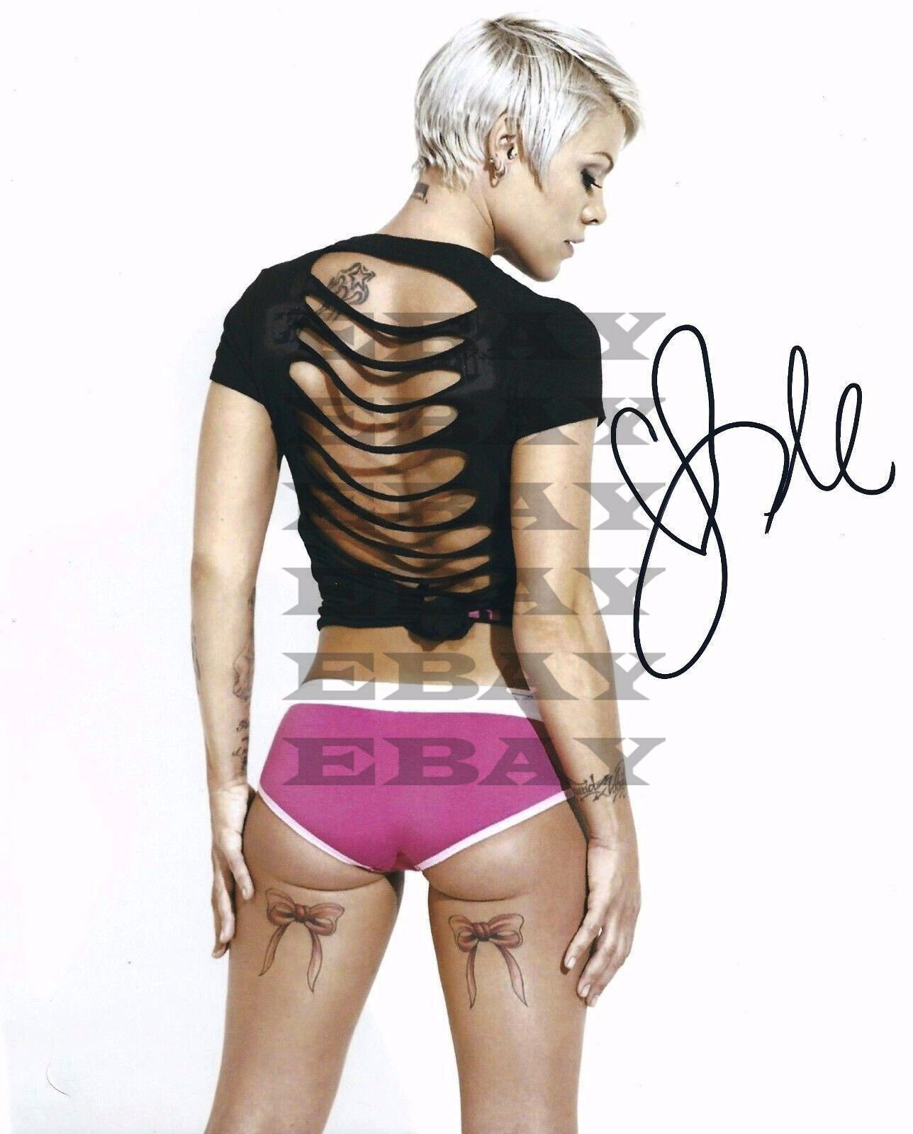 Alecia Beth Moore 'PINK' Autographed signed 8x10 Photo Poster painting Reprint