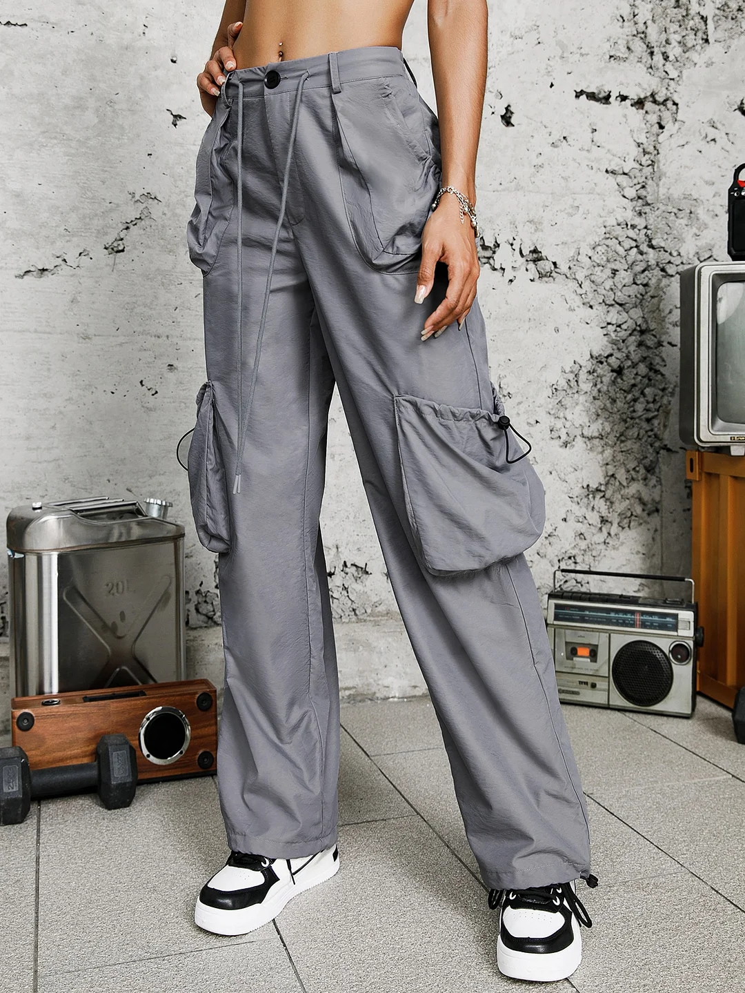 Solid Pocket Patched Cargo Pants