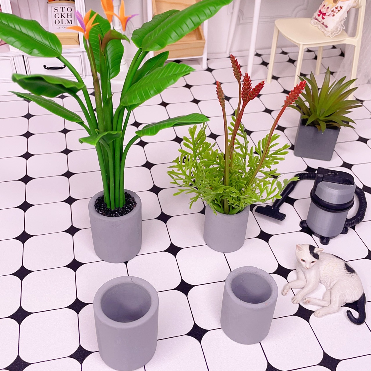 Mini Grey Flower Pot for Dollhouse