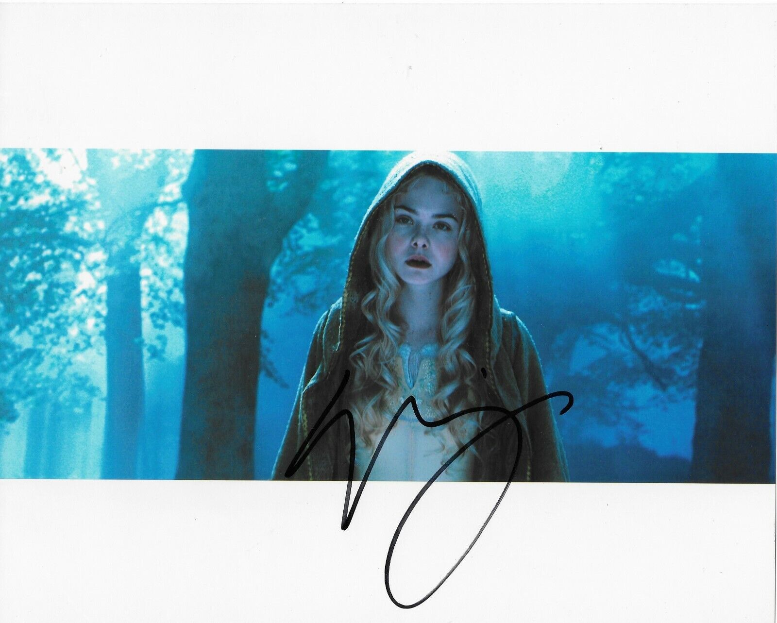 Elle Fanning Maleficent autographed Photo Poster painting signed 8X10 #7 Disney Aurora