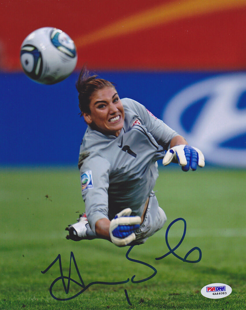 Hope Solo SIGNED 8x10 Photo Poster painting Soccer Goalie Team USA ITP PSA/DNA AUTOGRAPHED