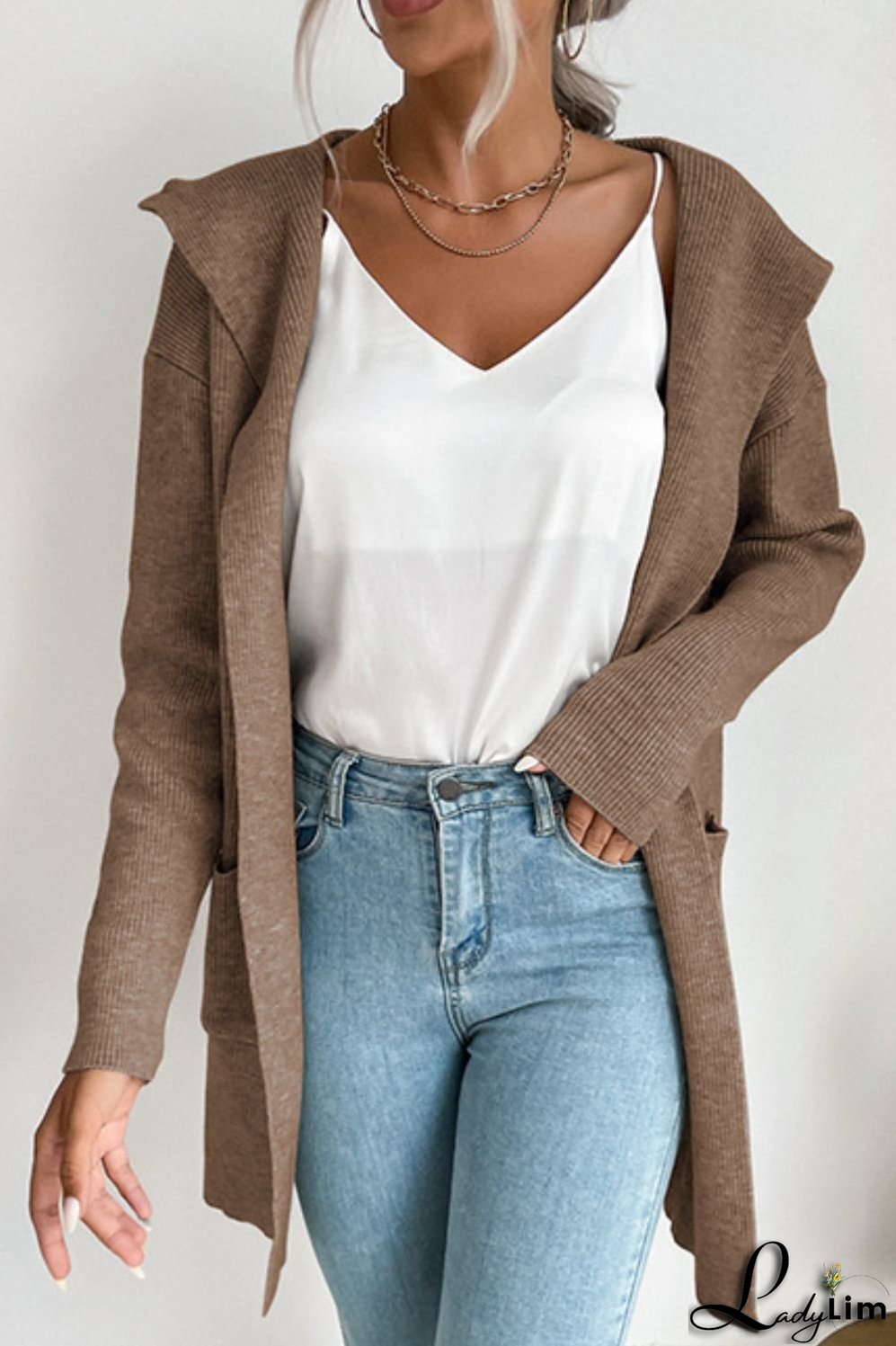Effortless and Trendy Cardigan