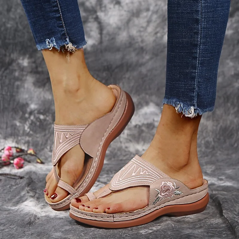 2021 Summer Comfortable Sandals Women Low Heel Wear-resistant Anti-slip Large Size Retro With Thick Bottom Comfortable Sandals