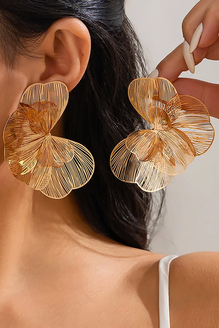 Ginkgo Leaf Design Fashionable Stud Earrings