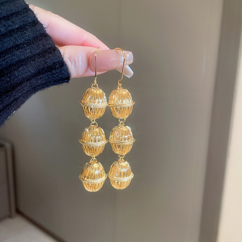 Niche Design Hollow Lantern Earrings
