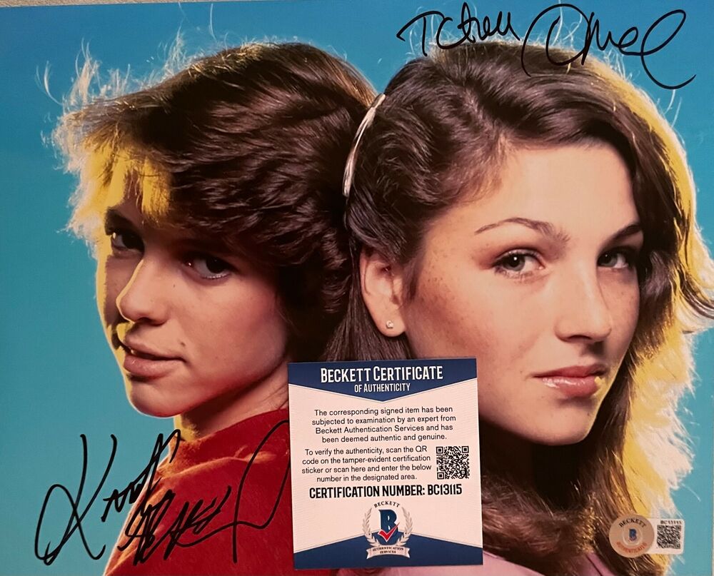 Tatum O'Neal & Kristy McNichol Original Signed 8X10 Photo Poster painting w/Beckett