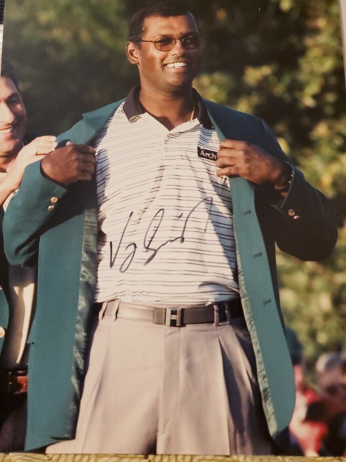 Vijay Singh autographed 8x10 Photo Poster painting 2000 Masters Champ Signed