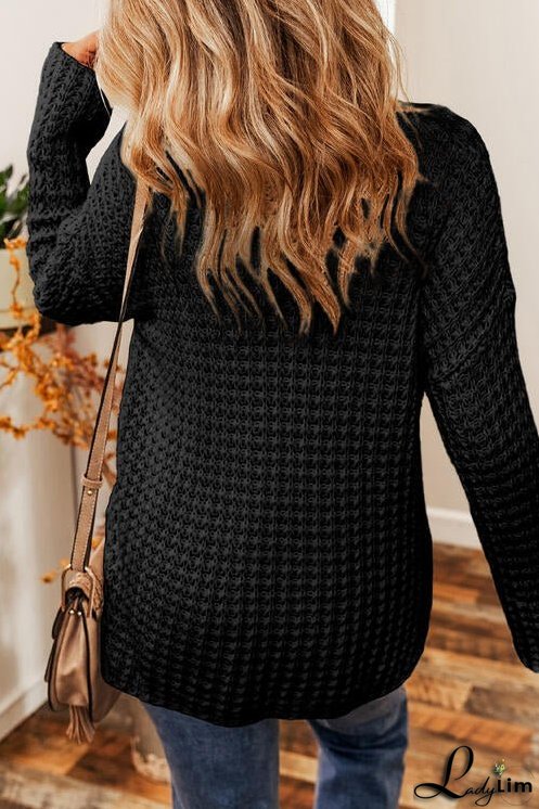 Fashionable and Minimalist Sweater