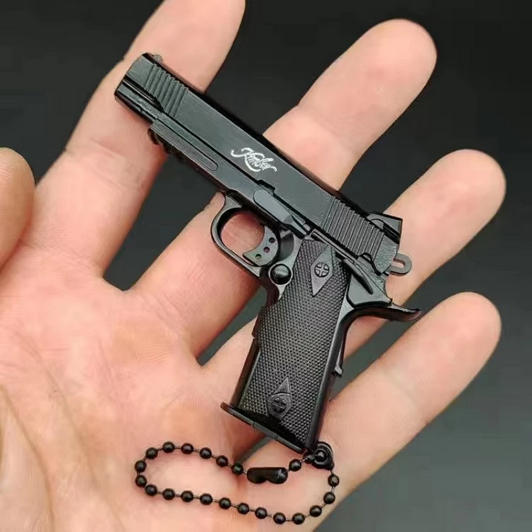 Toy Time Mini M1911 Pistol Keychain Minipistol Gun Miniature Model 1:3 Black M1911 Alloy Wood Handle Keychain Pistol Toy Gun Toy 