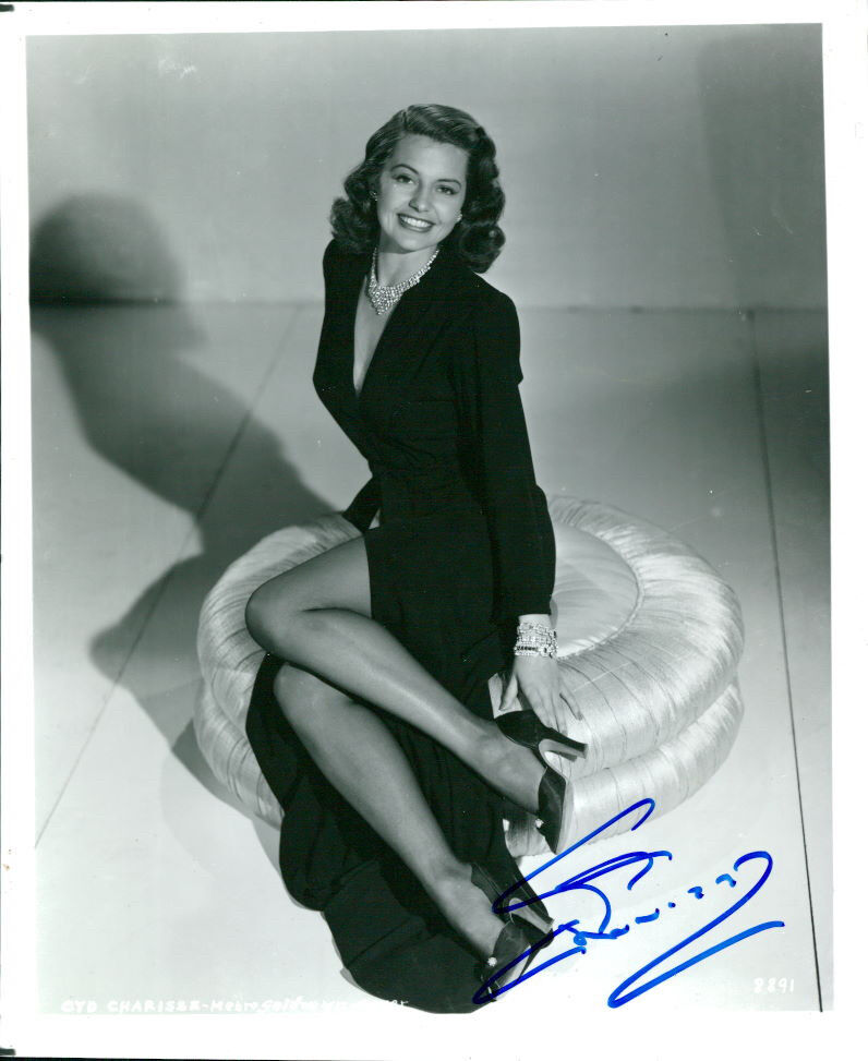 Cyd Charisse (Vintage) signed Photo Poster painting COA