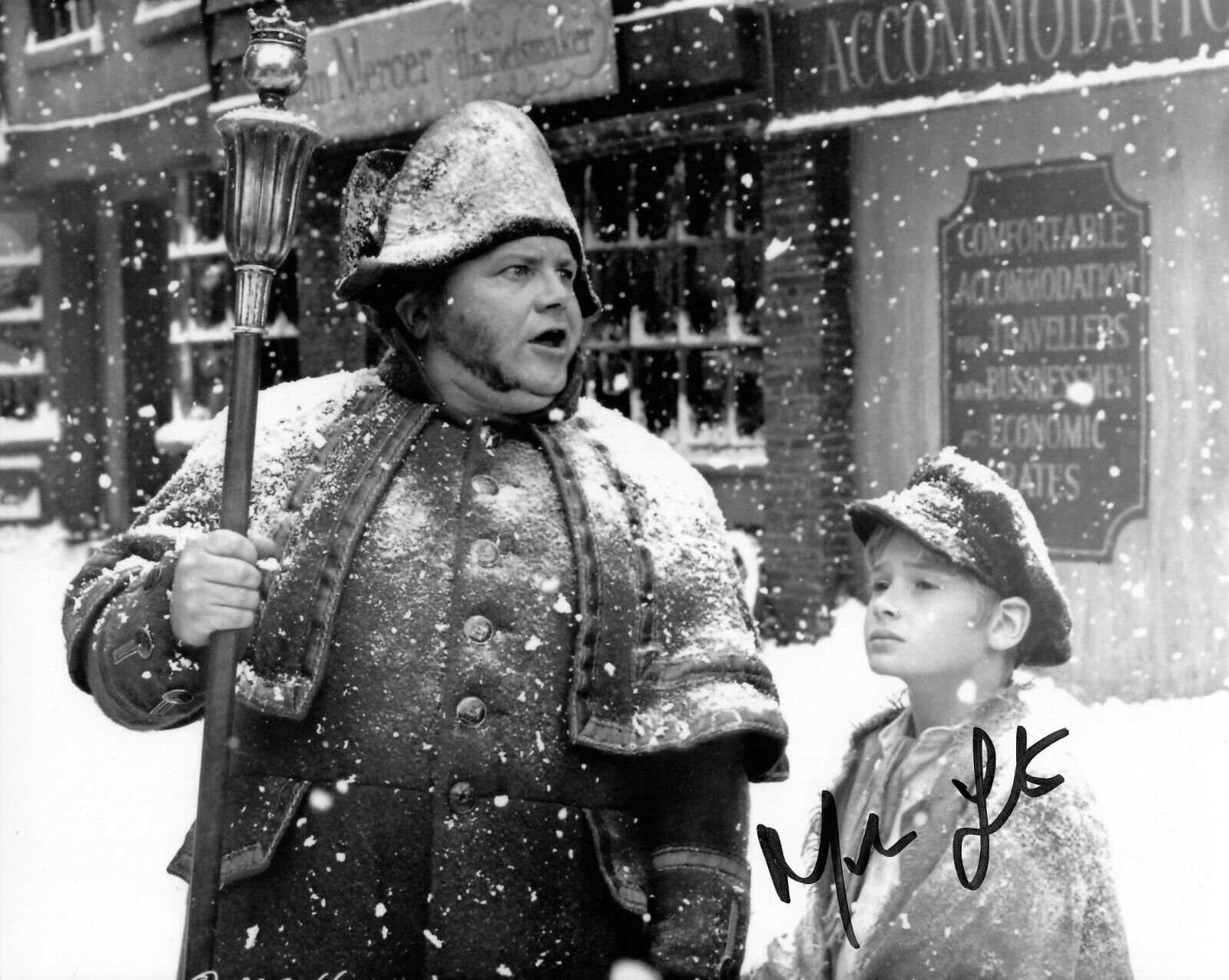 MARK LESTER hand-signed OLIVER 8x10 uacc rd coa ORPHAN CLOSEUP ON LONDON STREETS