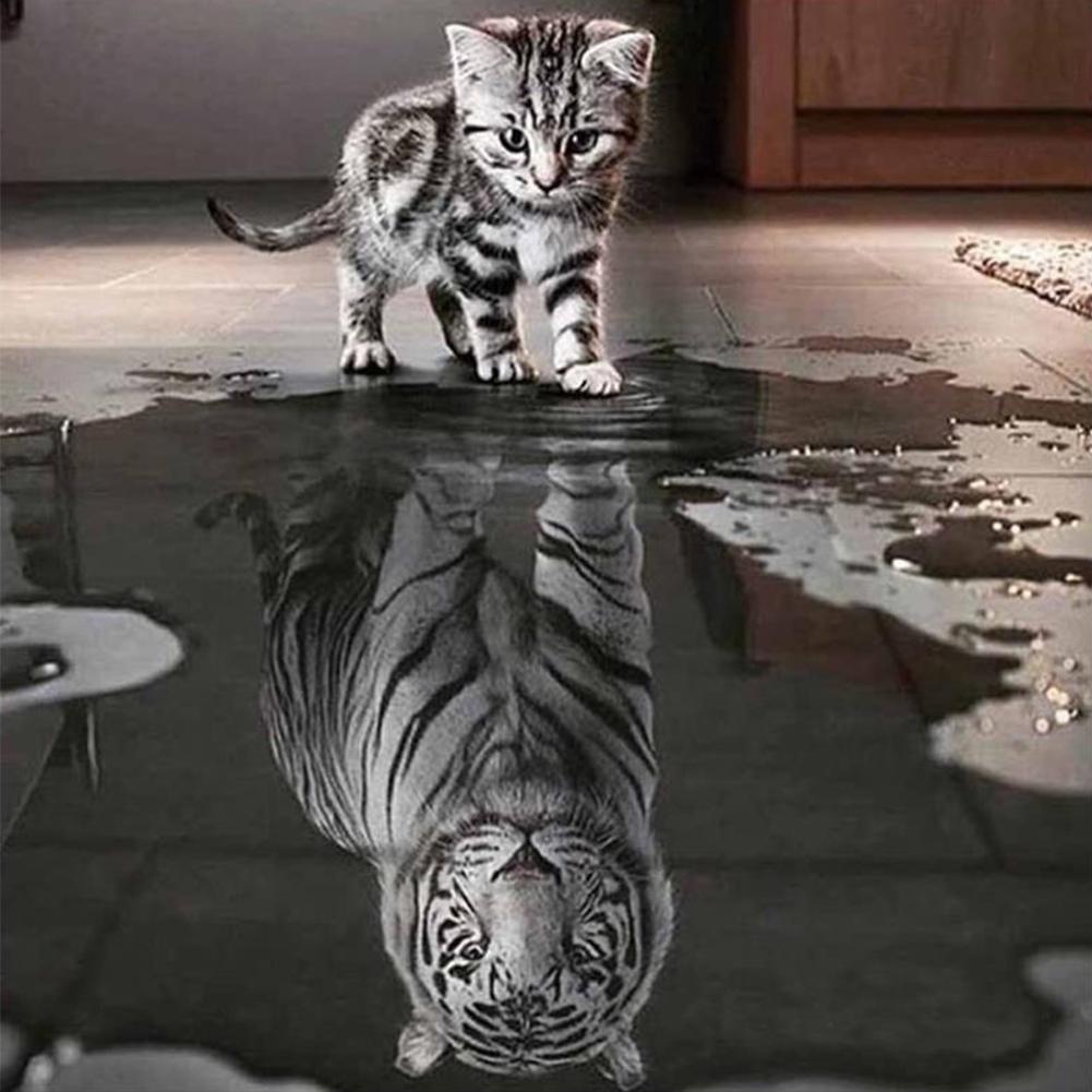 

35*35CM-Round Drill Diamond Painting-Cat Reflection, 501 Original