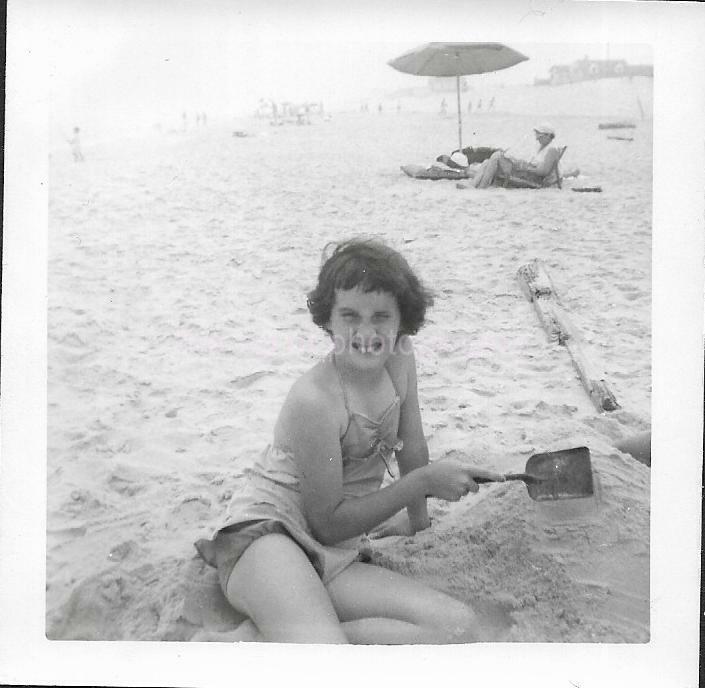 Vintage FOUND Photo Poster paintingGRAPH bw BEACH GIRL Original Snapshot JD 110 12 F